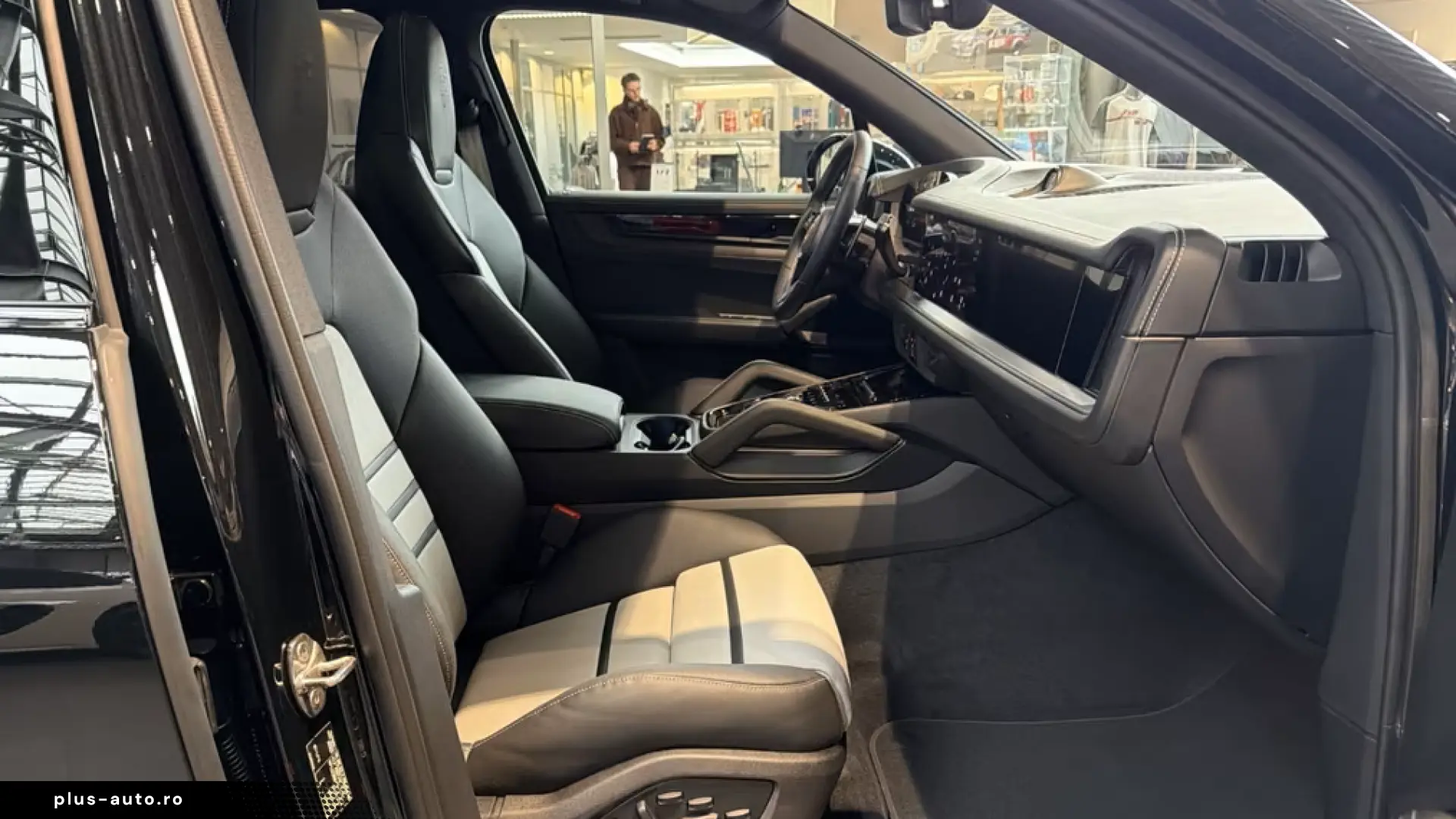 Porsche Cayenne E-Hybrid Black Edition HA-Lenkung
