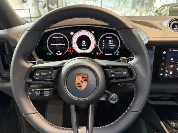 Porsche Cayenne E-Hybrid Black Edition HA-Lenkung