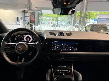 Porsche Cayenne E-Hybrid Black Edition HA-Lenkung