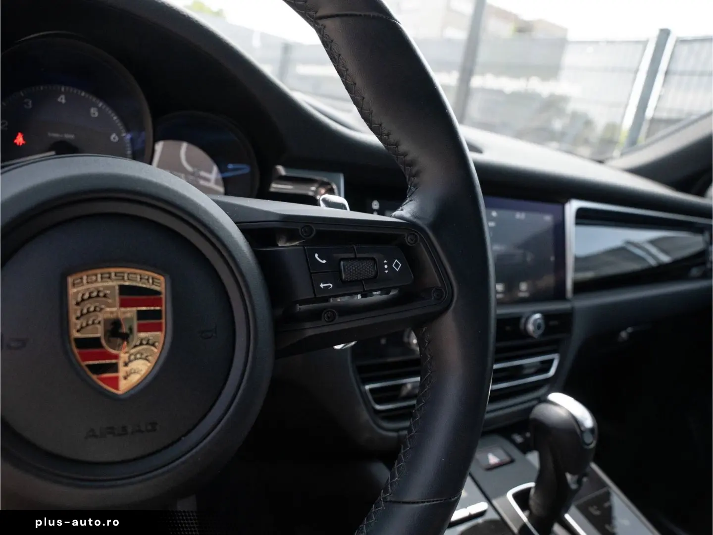 PORSCHE Macan S
