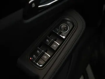 PORSCHE Macan S Chrono PDLS  Pano BOSE Sportabgas 21 RS