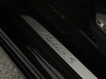 PORSCHE Macan S Chrono PDLS  Pano BOSE Sportabgas 21 RS