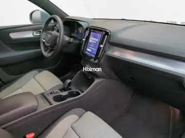 VOLVO XC40 B3 B DKG Core RFK Navi LED