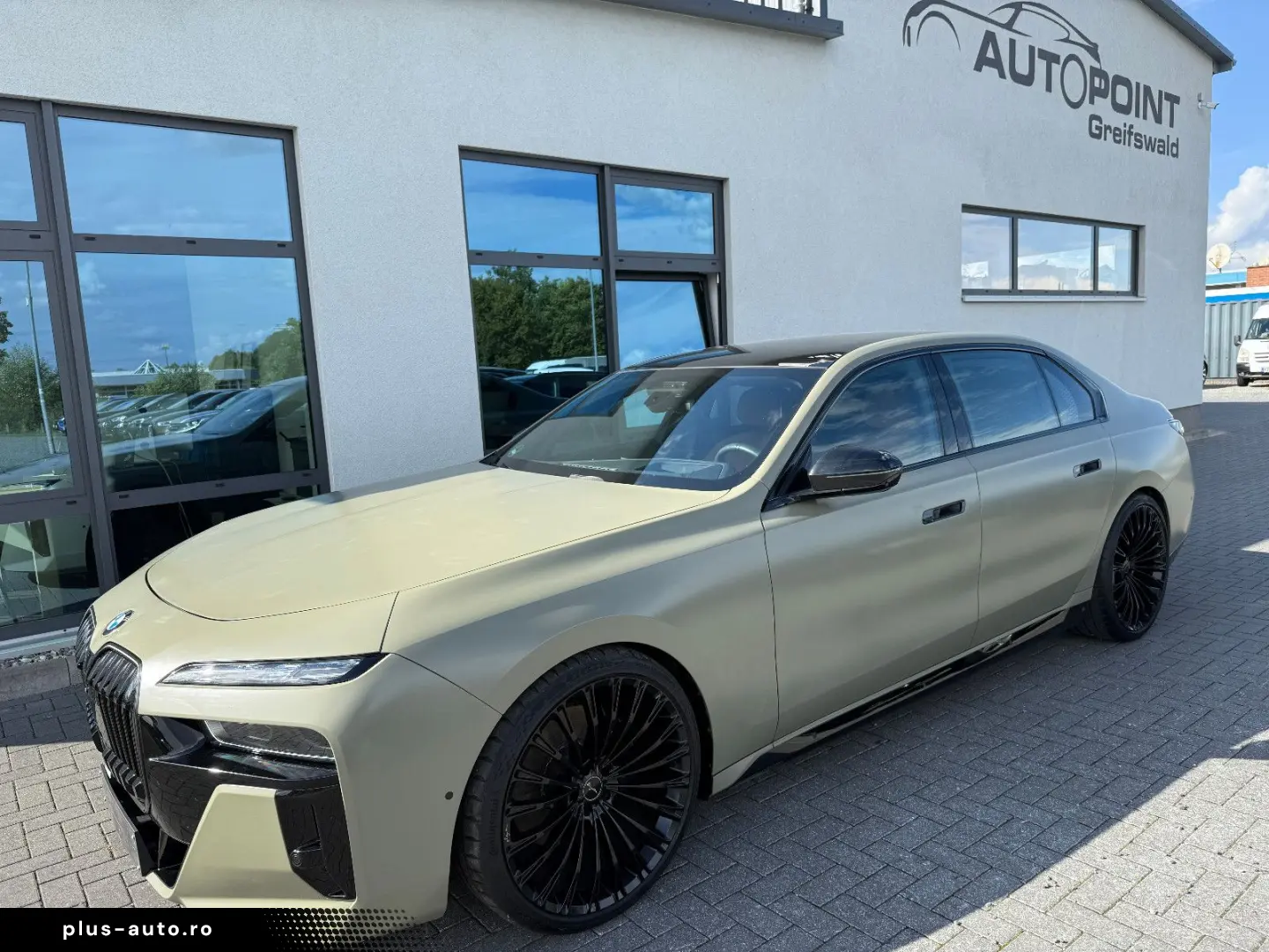 BMW 740d xDrive M Sport Crafted Clarity Sky Lounge