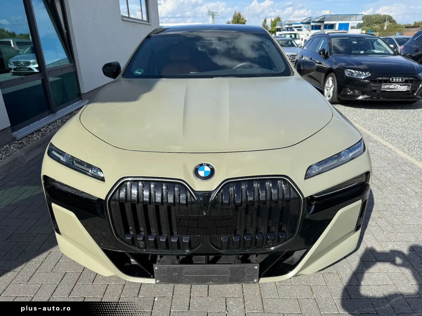 BMW 740d xDrive M Sport Crafted Clarity Sky Lounge