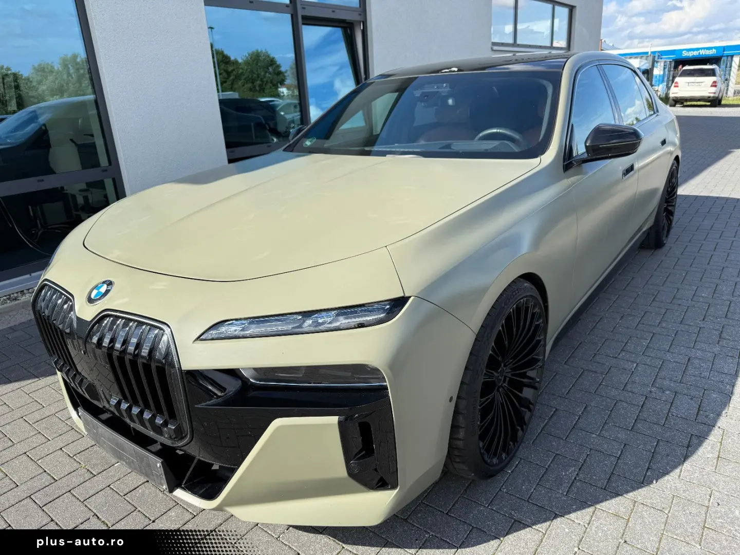 BMW 740d xDrive M Sport Crafted Clarity Sky Lounge
