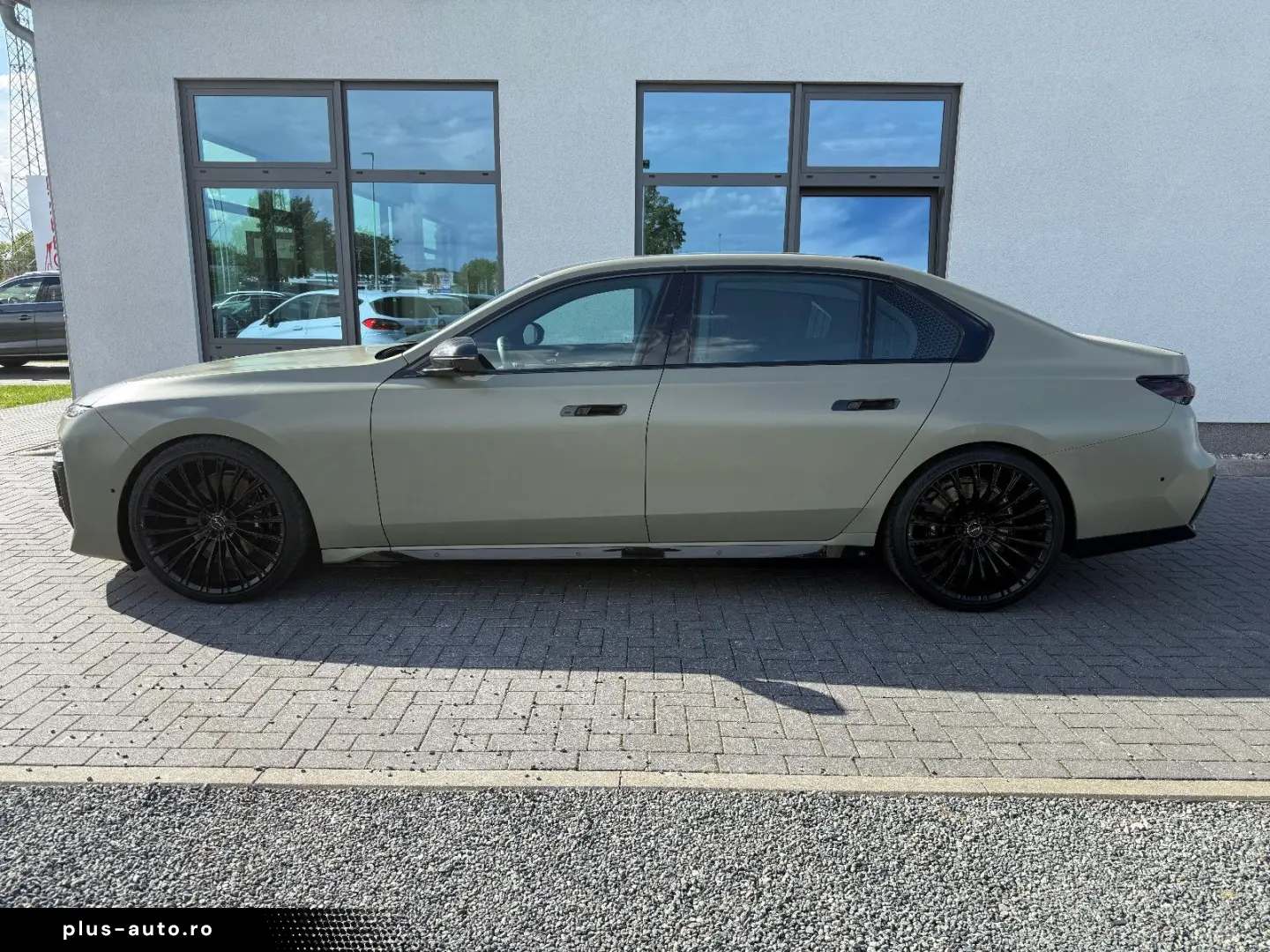 BMW 740d xDrive M Sport Crafted Clarity Sky Lounge