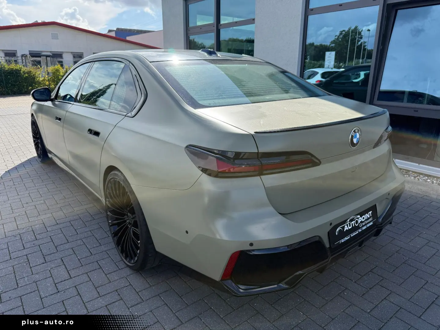 BMW 740d xDrive M Sport Crafted Clarity Sky Lounge