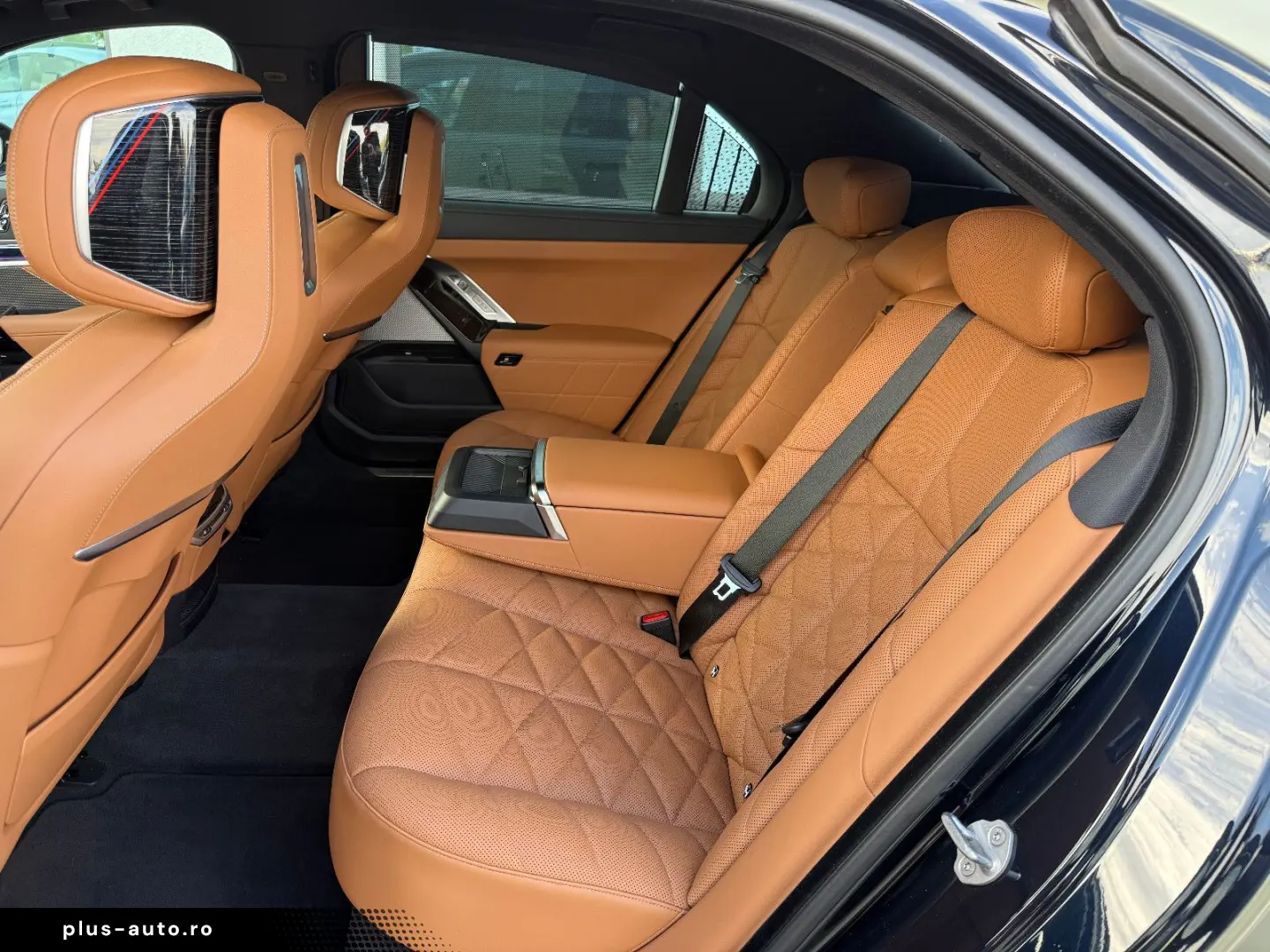 BMW 740d xDrive M Sport Crafted Clarity Sky Lounge