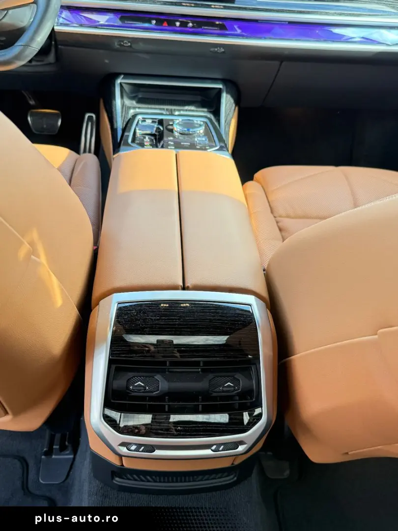 BMW 740d xDrive M Sport Crafted Clarity Sky Lounge