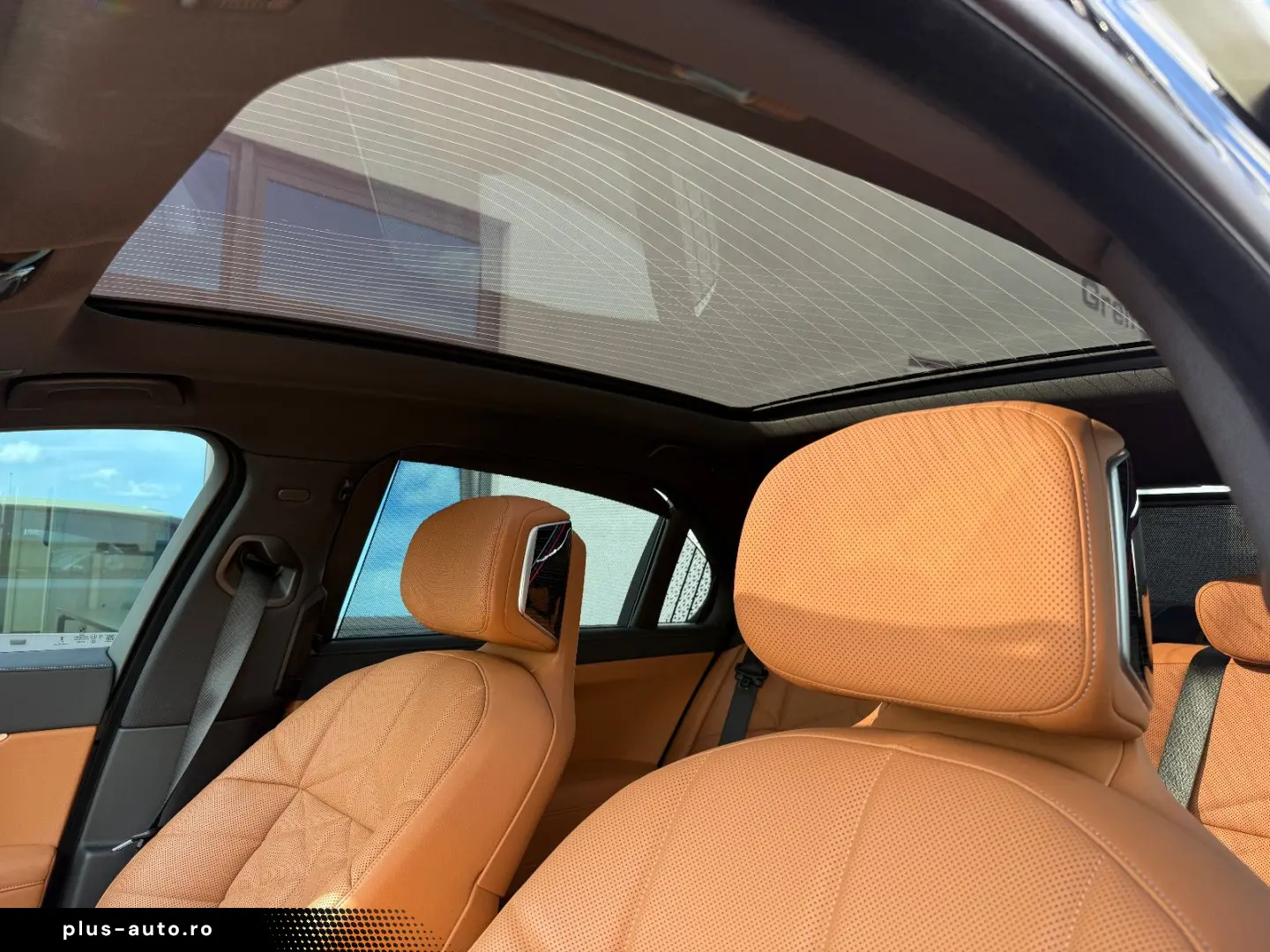 BMW 740d xDrive M Sport Crafted Clarity Sky Lounge