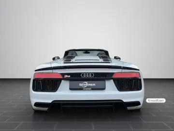 Audi R8 Spyder V10 quattro R8 Spyder V10 plus 5.2 FSI