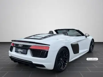Audi R8 Spyder V10 quattro R8 Spyder V10 plus 5.2 FSI