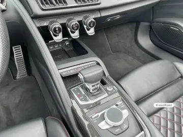 Audi R8 Spyder V10 quattro R8 Spyder V10 plus 5.2 FSI