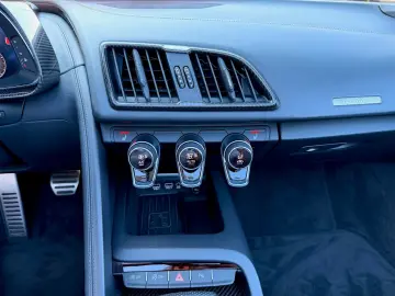 Audi R8 SPYDER V10 QUATTRO PERFORMANCE LASER B&O
