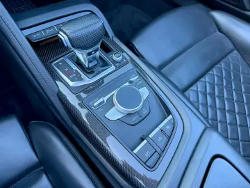 Audi R8 SPYDER V10 QUATTRO PERFORMANCE LASER B&O