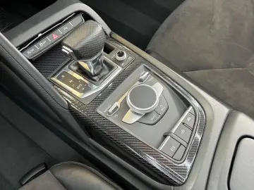 Audi R8 Spyder 5.2 FSI  Capristo Carbon B&O Laser
