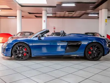 Audi R8 Performance Spyder RWD