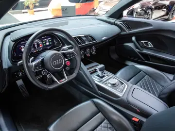 Audi R8 Performance Spyder RWD