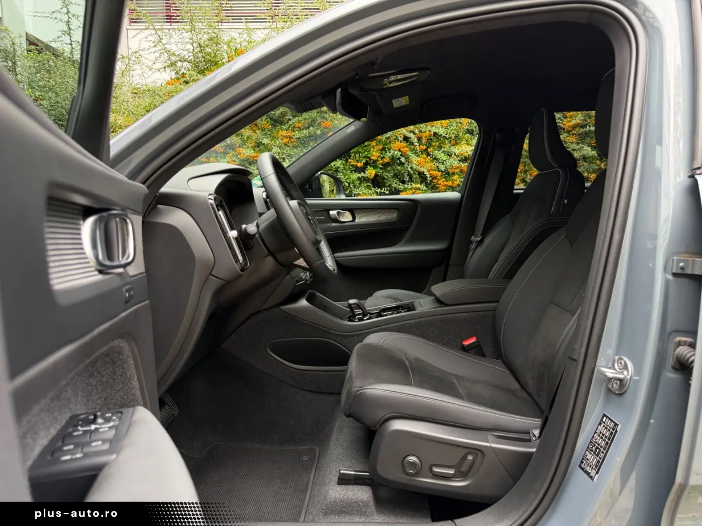 VOLVO XC40 Plus Dark 1.Hd H&K Kamera Pilot Ass. LED