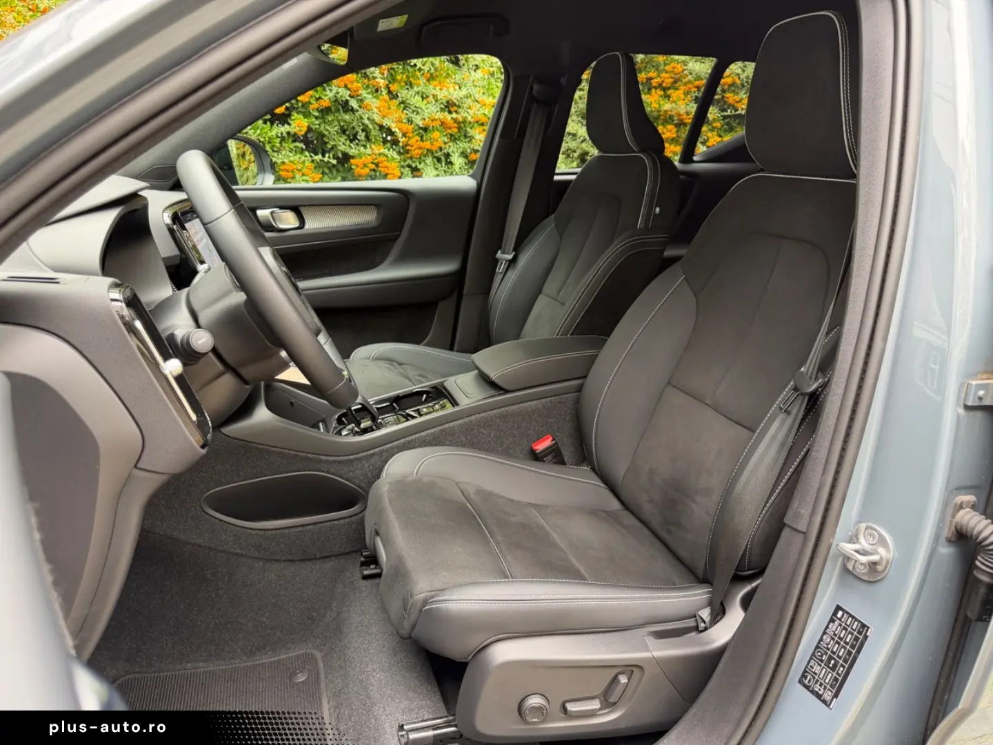 VOLVO XC40 Plus Dark 1.Hd H&K Kamera Pilot Ass. LED