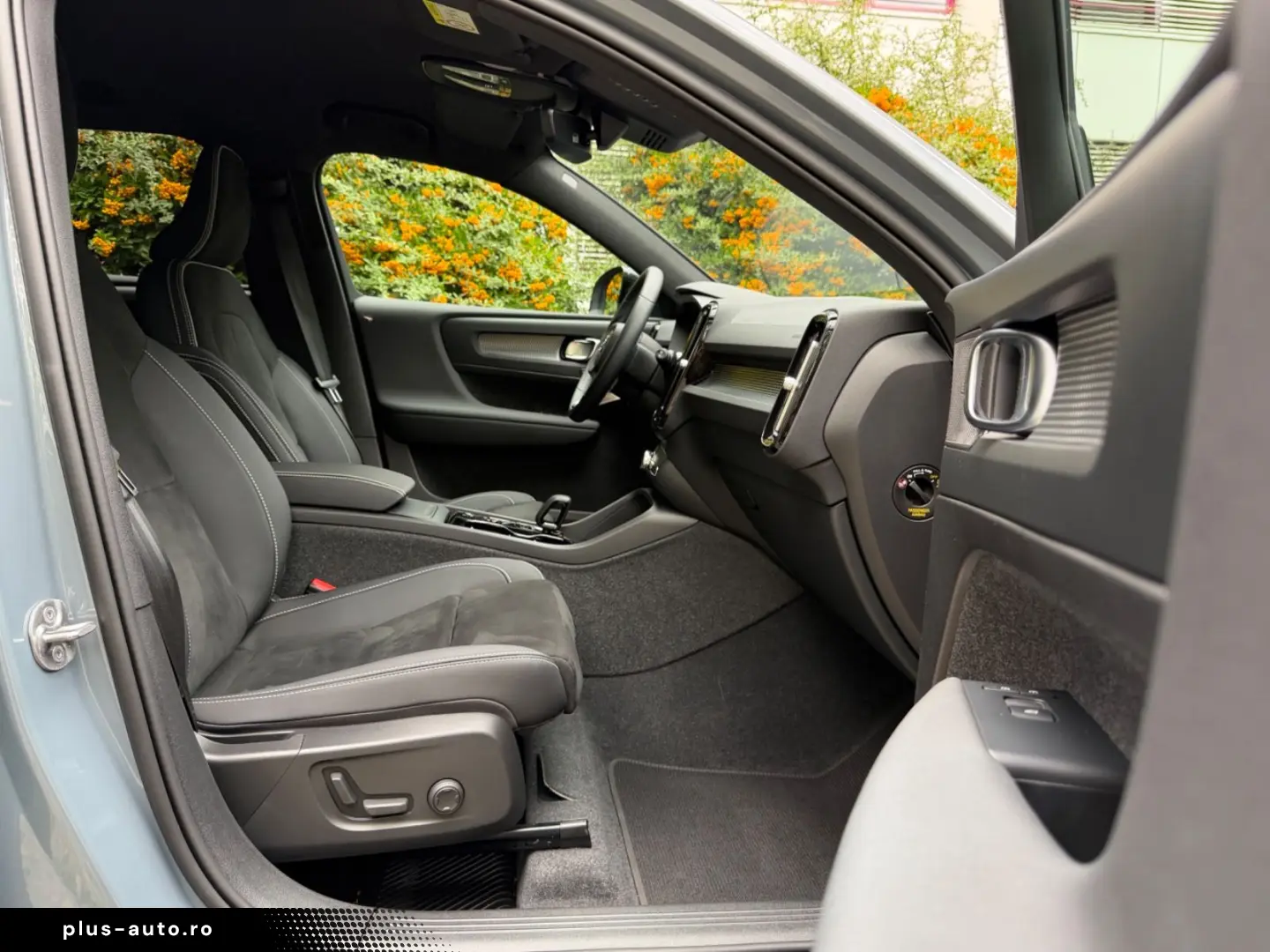 VOLVO XC40 Plus Dark 1.Hd H&K Kamera Pilot Ass. LED