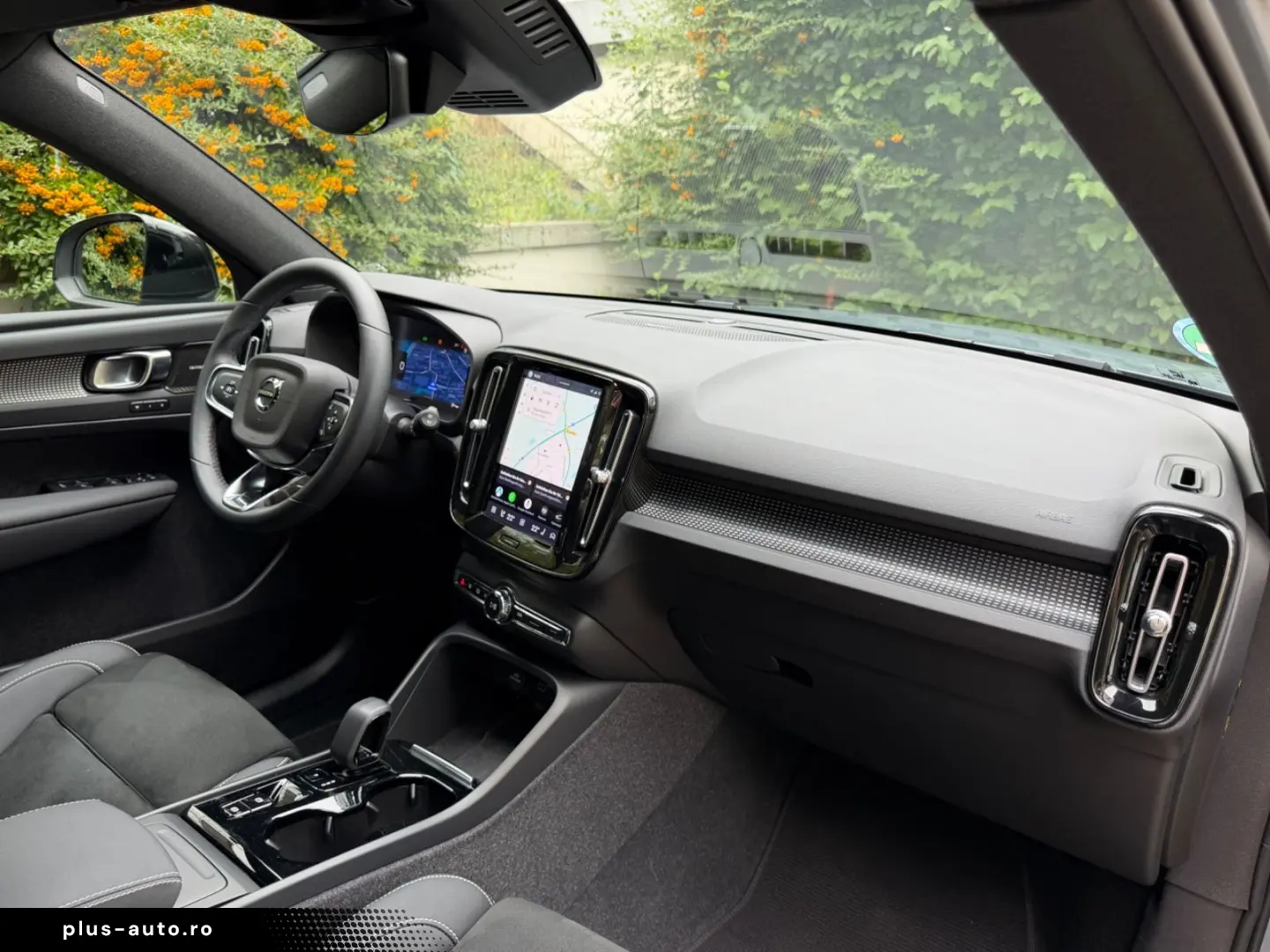 VOLVO XC40 Plus Dark 1.Hd H&K Kamera Pilot Ass. LED