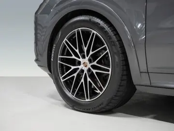 PORSCHE Cayenne E-Hybrid BOSE HeadUp InnoDrive PASM