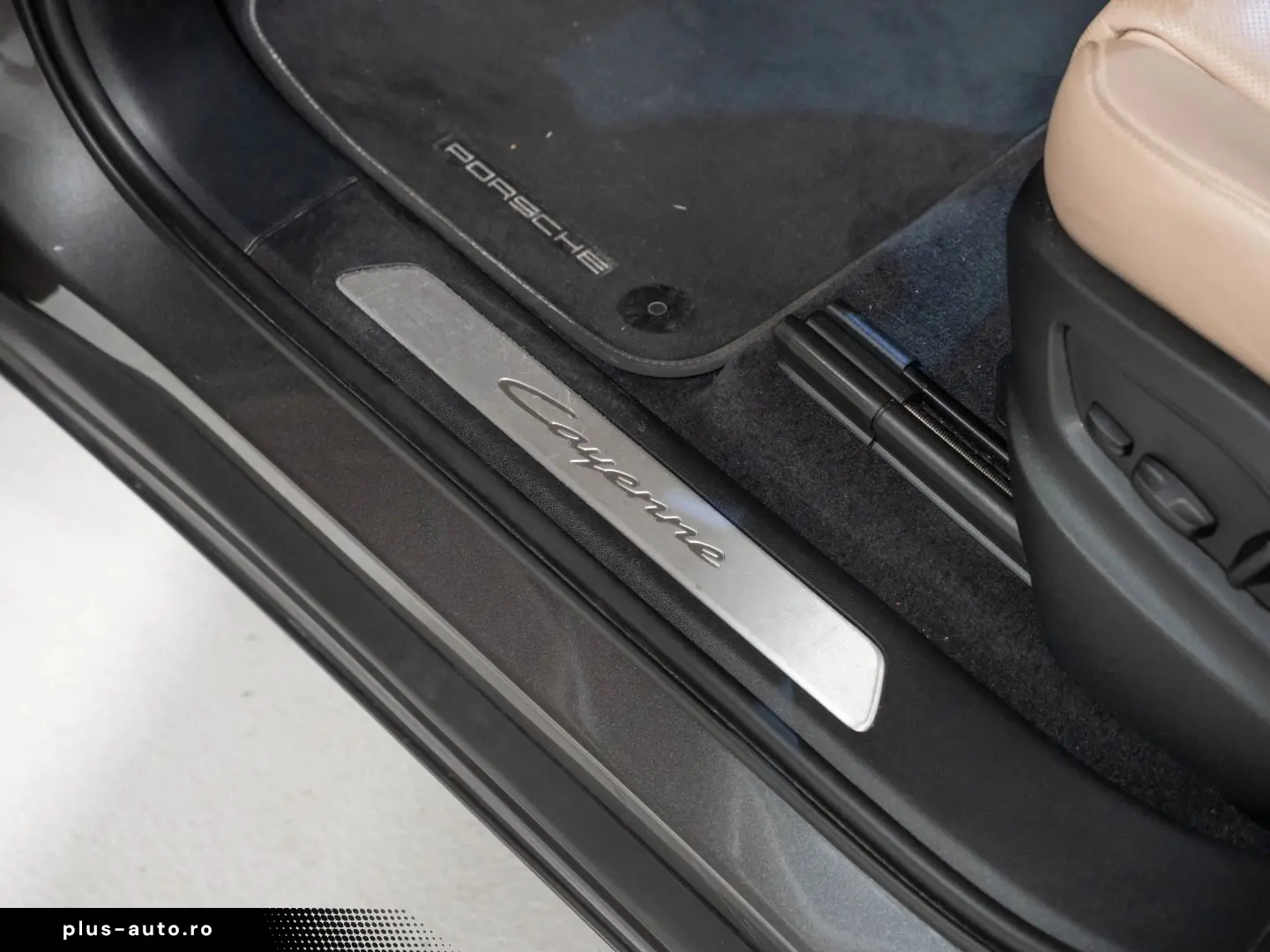 PORSCHE Cayenne E-Hybrid BOSE HeadUp InnoDrive PASM