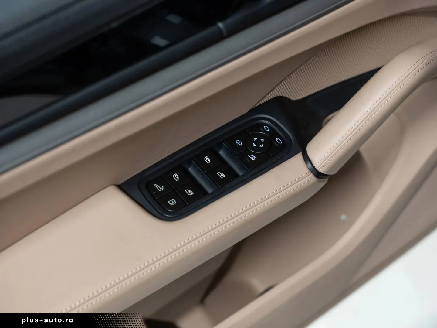 PORSCHE Cayenne E-Hybrid BOSE HeadUp InnoDrive PASM