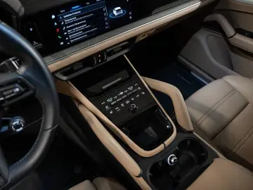 PORSCHE Cayenne E-Hybrid BOSE HeadUp InnoDrive PASM