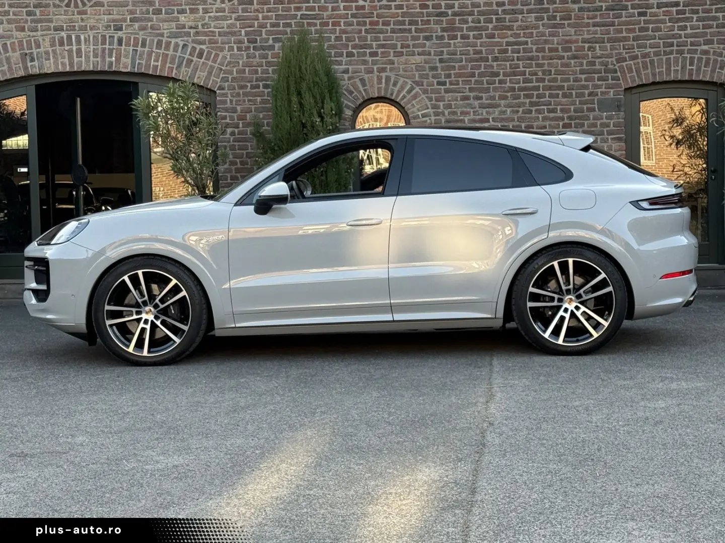 PORSCHE Cayenne E-Hybrid Coupe SPORTDESIGN INNODRIVE 22