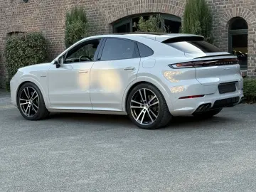 PORSCHE Cayenne E-Hybrid Coupe SPORTDESIGN INNODRIVE 22