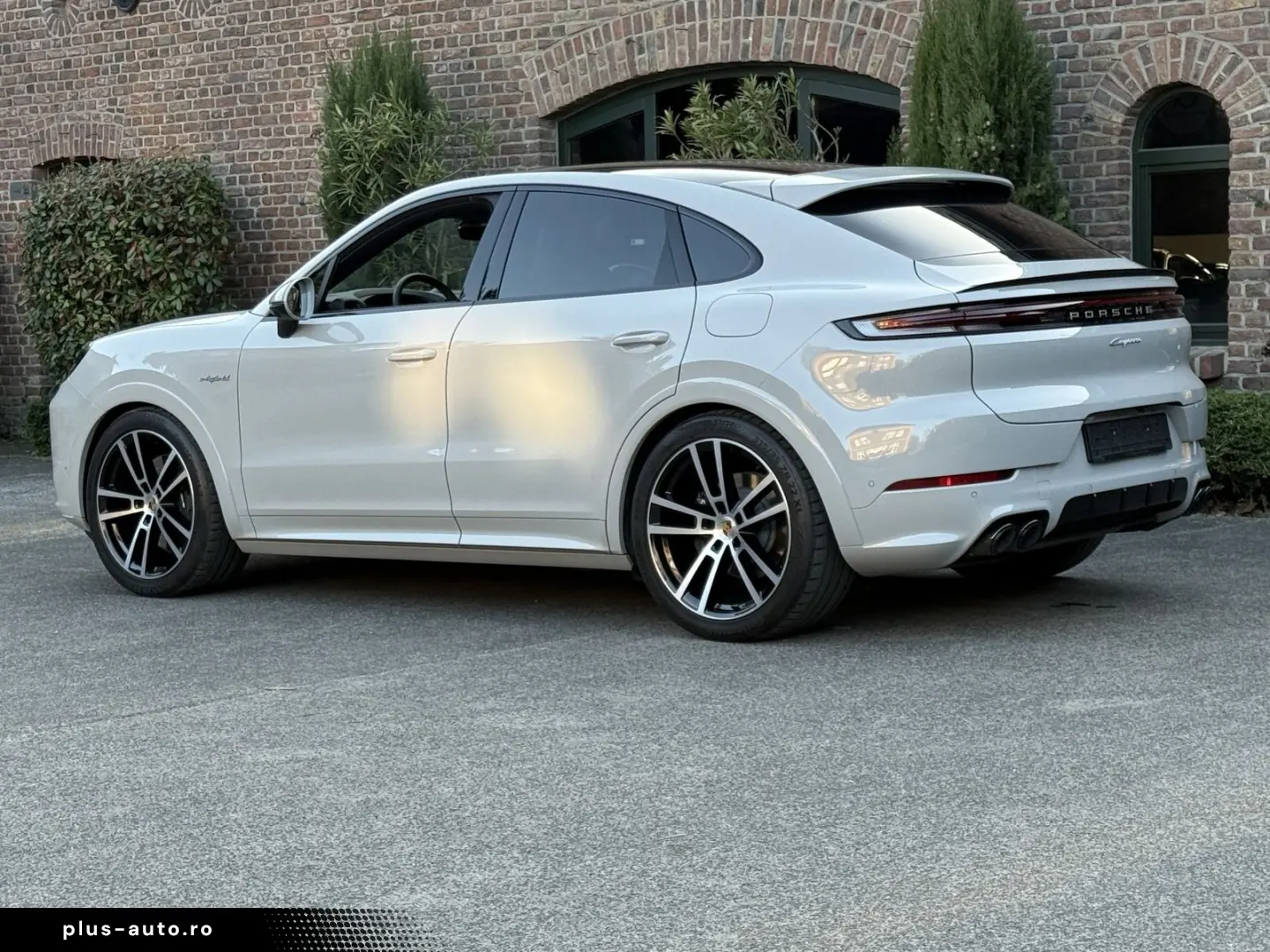PORSCHE Cayenne E-Hybrid Coupe SPORTDESIGN INNODRIVE 22
