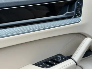 PORSCHE Cayenne E-Hybrid Coupe SPORTDESIGN INNODRIVE 22