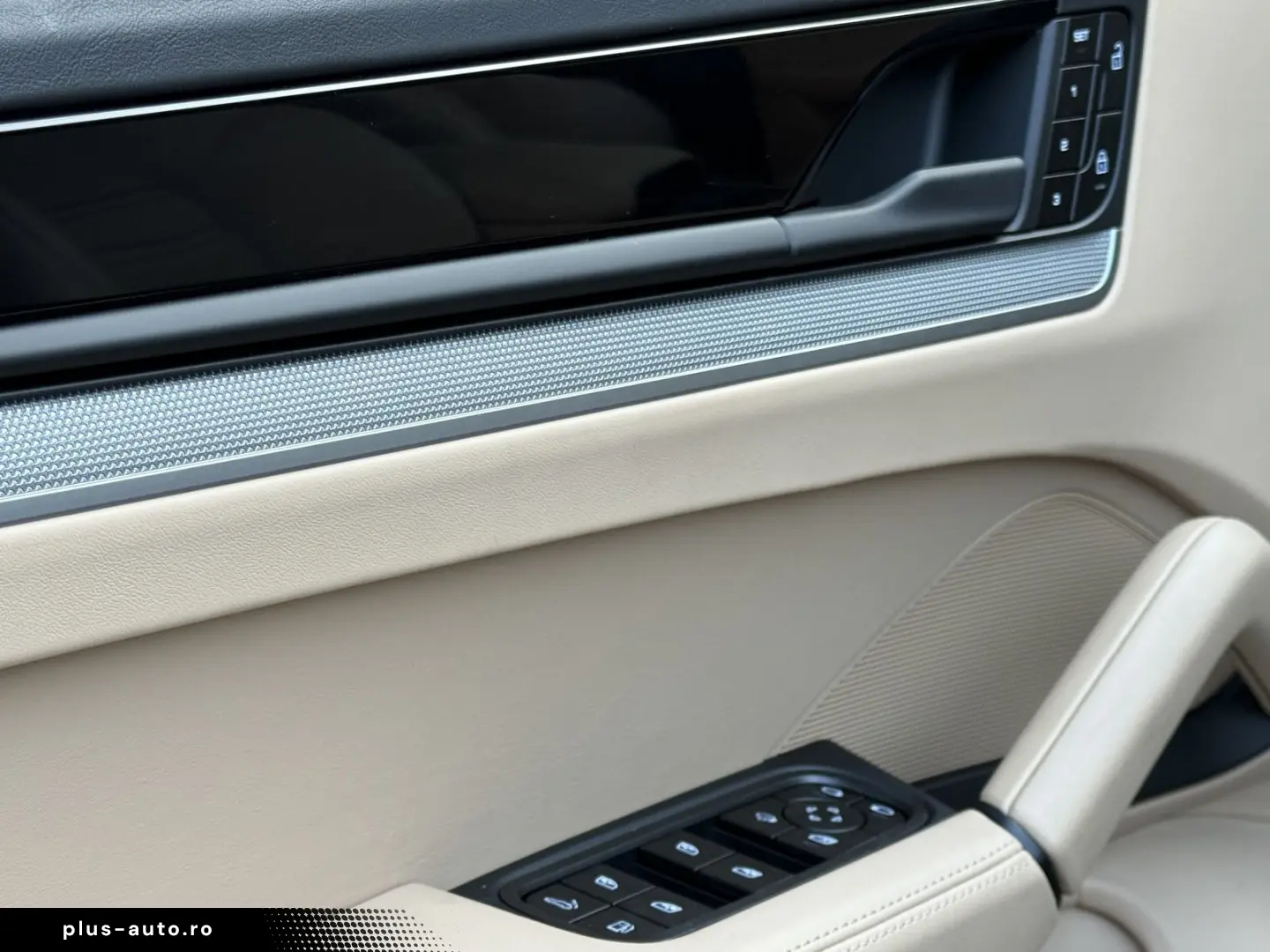 PORSCHE Cayenne E-Hybrid Coupe SPORTDESIGN INNODRIVE 22