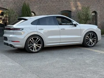 PORSCHE Cayenne E-Hybrid Coupe SPORTDESIGN INNODRIVE 22