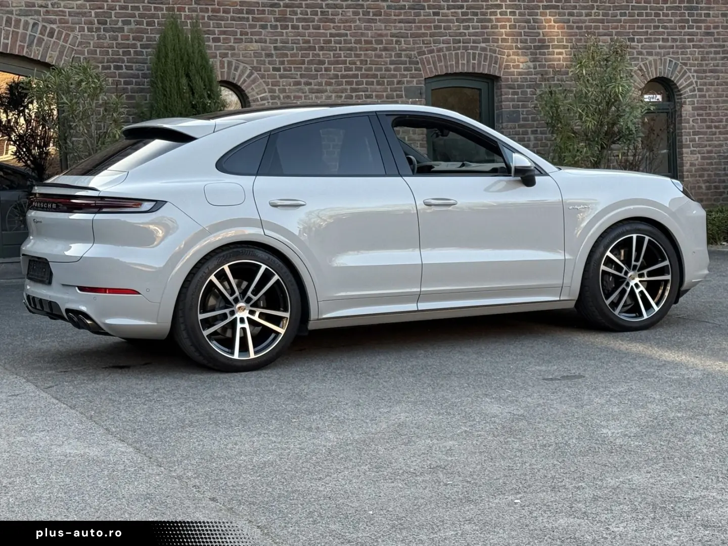 PORSCHE Cayenne E-Hybrid Coupe SPORTDESIGN INNODRIVE 22