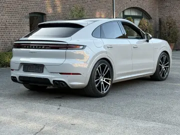 PORSCHE Cayenne E-Hybrid Coupe SPORTDESIGN INNODRIVE 22