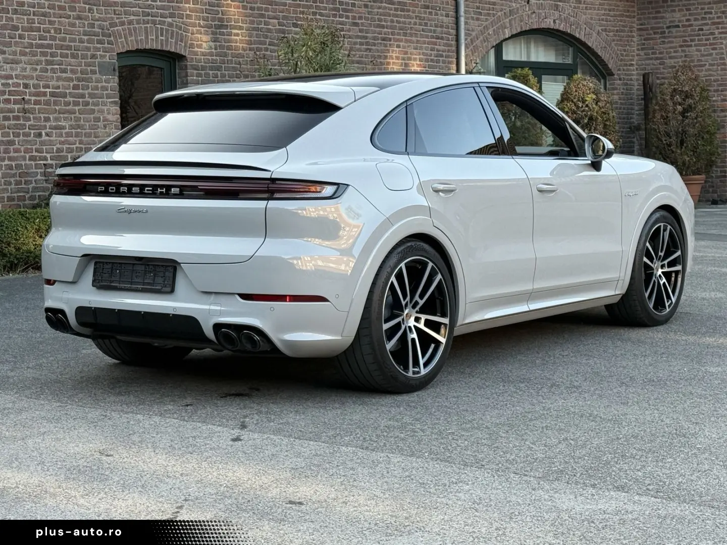PORSCHE Cayenne E-Hybrid Coupe SPORTDESIGN INNODRIVE 22