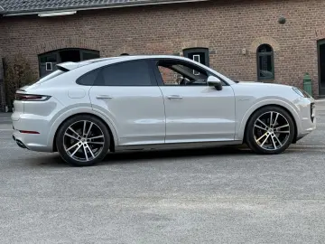 PORSCHE Cayenne E-Hybrid Coupe SPORTDESIGN INNODRIVE 22