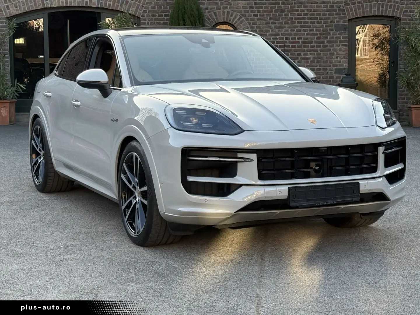 PORSCHE Cayenne E-Hybrid Coupe SPORTDESIGN INNODRIVE 22