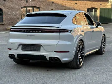 PORSCHE Cayenne E-Hybrid Coupe SPORTDESIGN INNODRIVE 22
