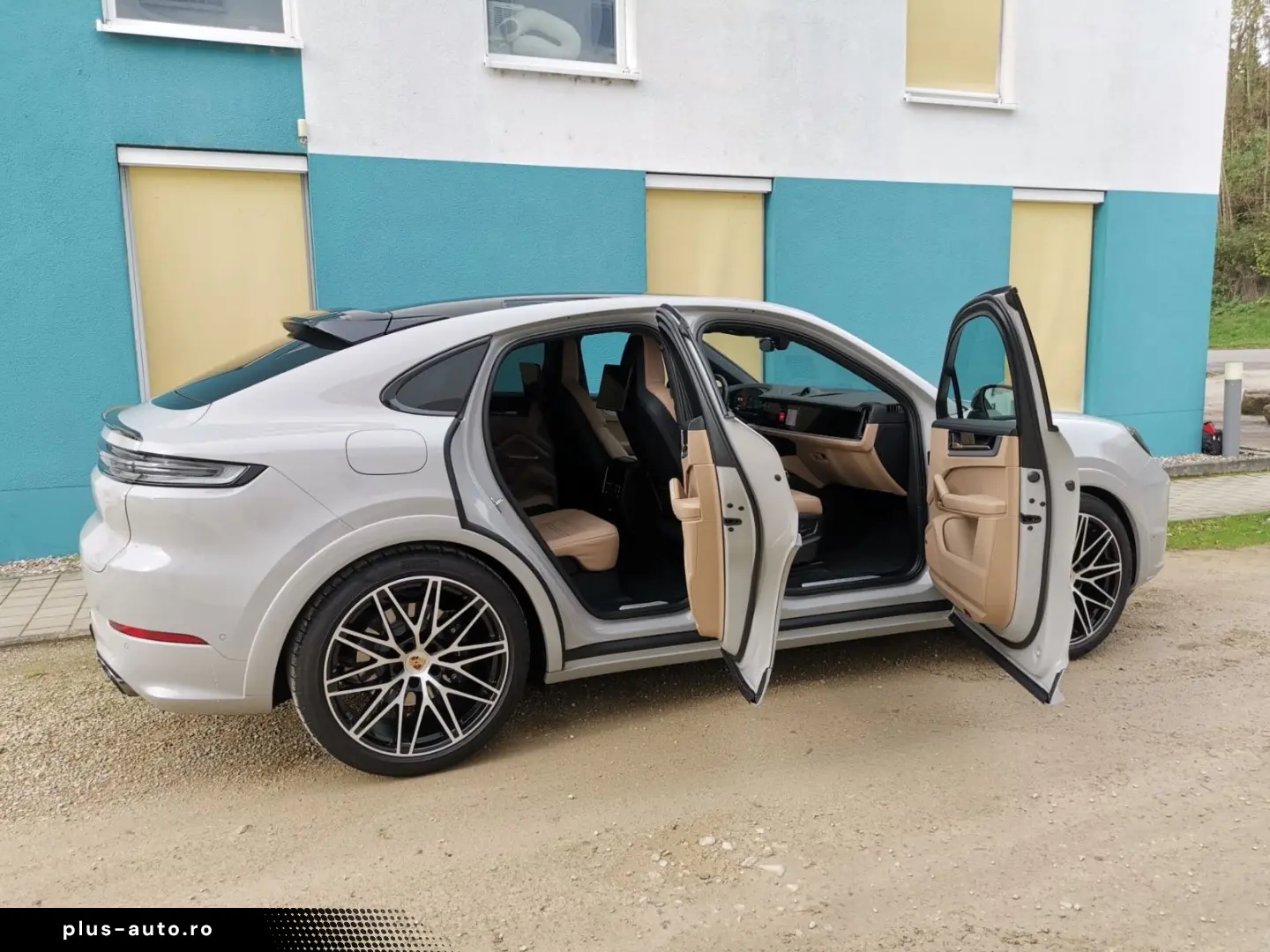 PORSCHE Cayenne E-Hybrid Coupe SportDesign KREIDE BEIGE