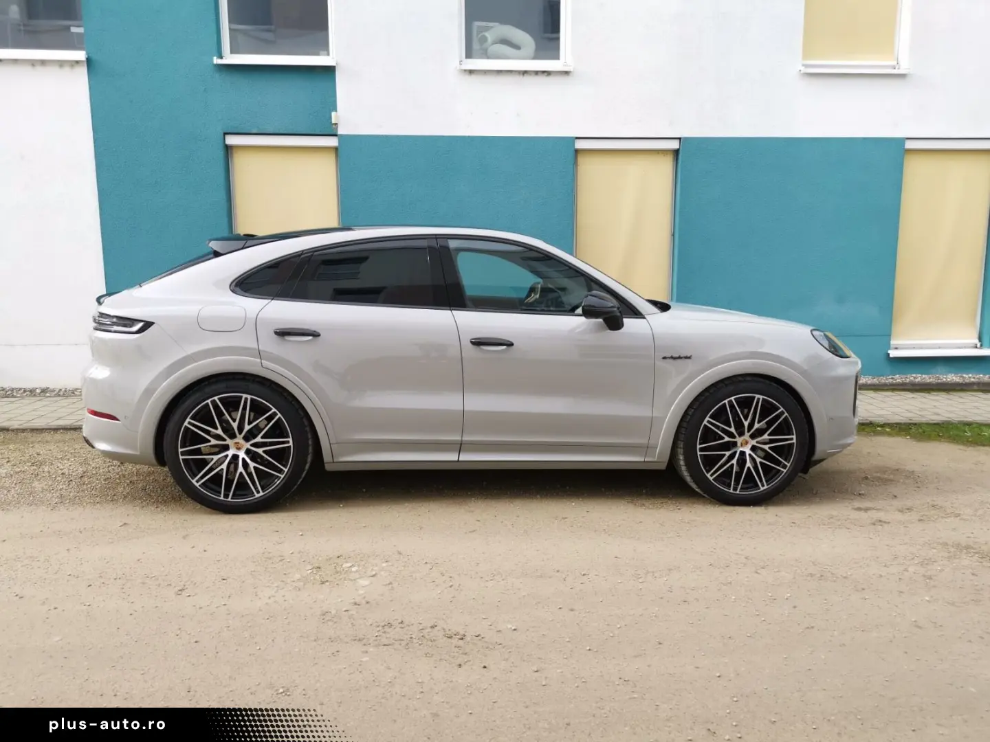 PORSCHE Cayenne E-Hybrid Coupe SportDesign KREIDE BEIGE