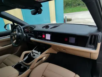 PORSCHE Cayenne E-Hybrid Coupe SportDesign KREIDE BEIGE
