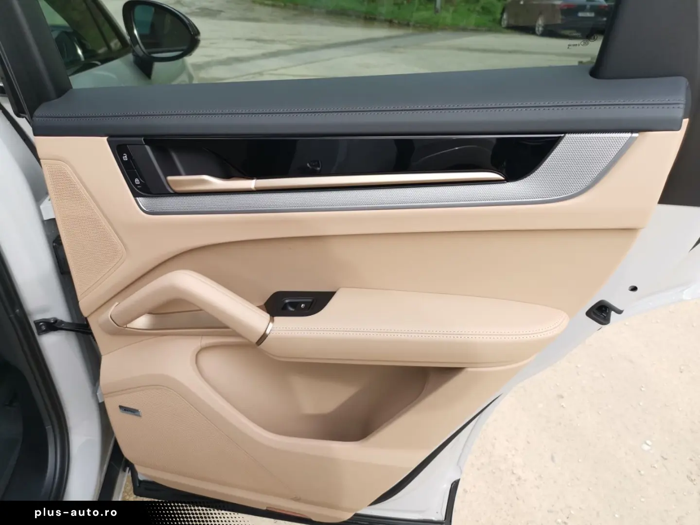 PORSCHE Cayenne E-Hybrid Coupe SportDesign KREIDE BEIGE