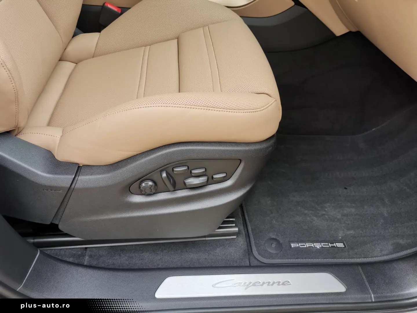 PORSCHE Cayenne E-Hybrid Coupe SportDesign KREIDE BEIGE
