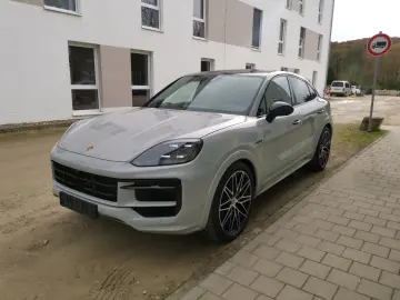 PORSCHE Cayenne E-Hybrid Coupe SportDesign KREIDE BEIGE