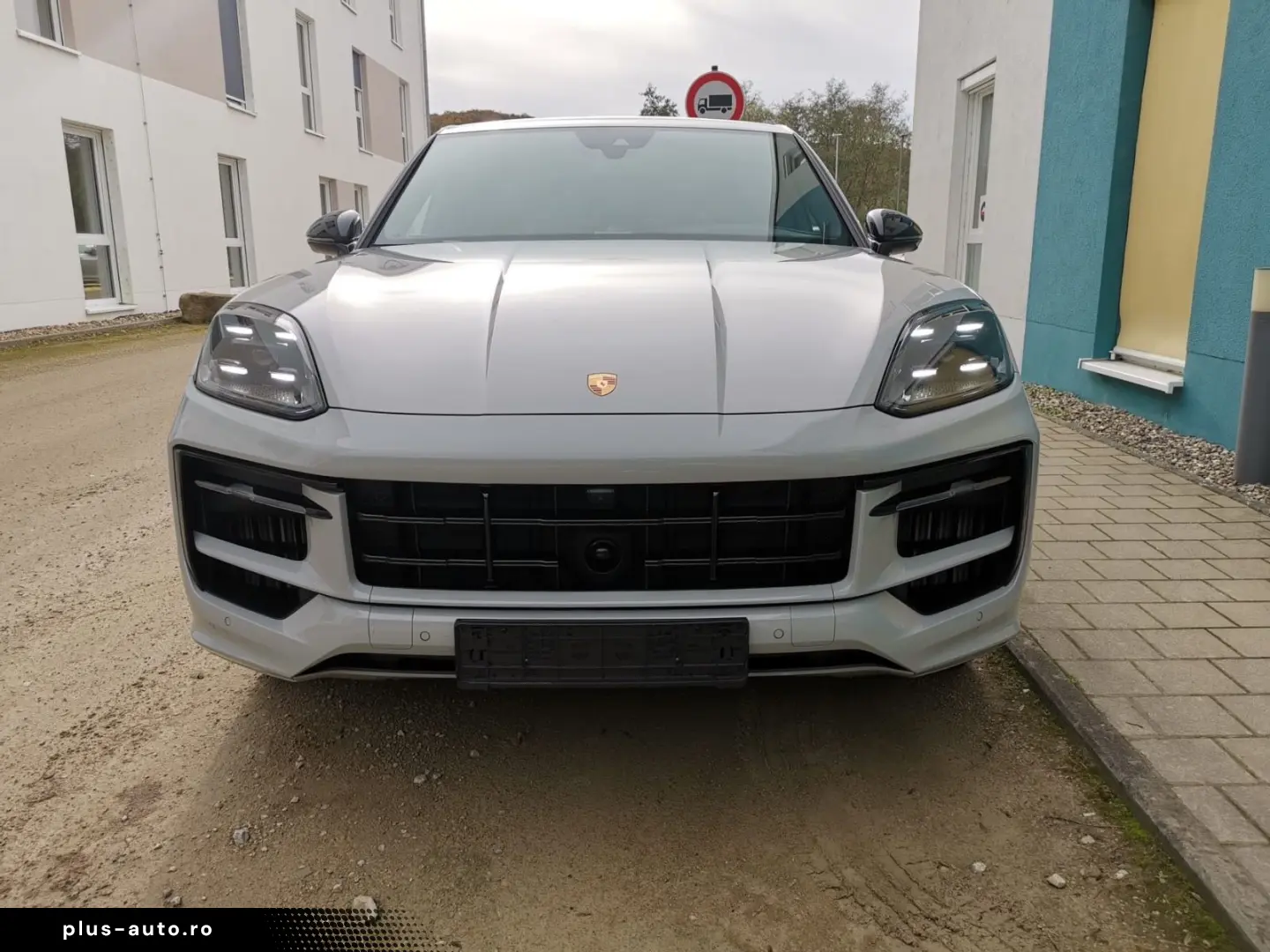 PORSCHE Cayenne E-Hybrid Coupe SportDesign KREIDE BEIGE